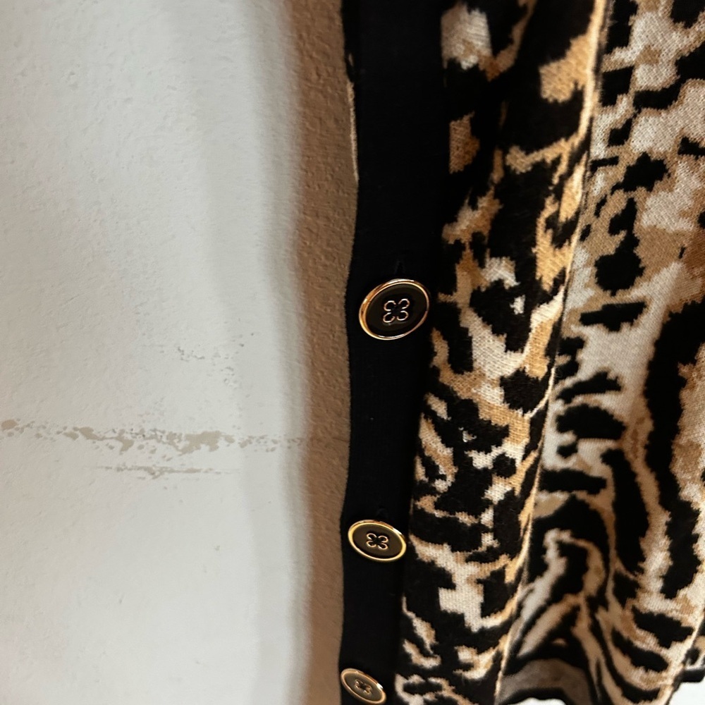 Chico’s Women’s Animal Print Long Sleeve Sweater Dress

Size 2 (12) - Picture 6 of 8